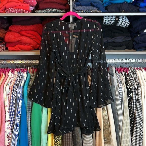 Band of the Free black with gold/silver threads long sleeve v neck dress size XS - Picture 3 of 3